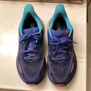 Hoka Clifton 9 women’s shoes size 9.5
